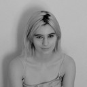 Λίνα Κουντουρά als Selfgirl - Hotel Guest