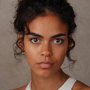 Madeleine Akua als Jenny