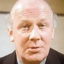 William Mervyn als Captain