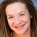 Terri Hardin als Puppeteer (Trixie / Big Al)