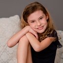 Katie Jean Sholtes als Kat