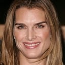 Brooke Shields als Lily