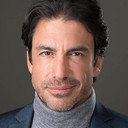 Ricardo Chávez als Theater Actor