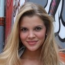 Justine De Jonckheere als Stewardess