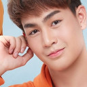 Toy Thanapat Thanachakulphisan als Toy