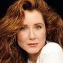 Mary McDonnell als Lady Capulet