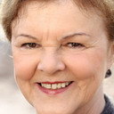 Monika Barth als Frau Schiller
