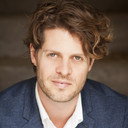 Gary Abrahams als Sam Foley