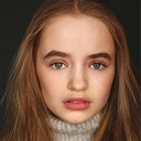 Nell Fisher als Self - Holly Wheeler