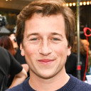 Skyler Gisondo als Evan