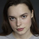 Полина Федина als Kira, daughter of Tikhomirov