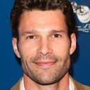 Aaron O'Connell als Scott Ericson