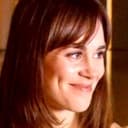 Melinda Deines als Juliet Street