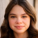 Scarlett Fernandez als Young Kiri