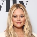 Emily Atack als Becky
