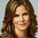 Natalie Morales als Newscaster (voice)