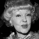 Jeanne Aubert als Minouche Legrand