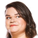 Jordan Raskopoulos als Queen Leanne (voice)