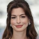 Anne Hathaway als The White Queen