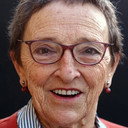 Elena Uriz als Mrs. Lara