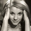Julia Lockwood als Jo Halliday