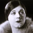 Lillian Rich als Sylvia Radshaw