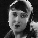 Andrée Lafayette als Trilby