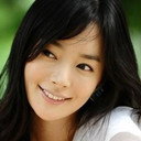 Yeon Joo Kim als Suky Vesey