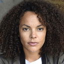 Justine Viotty als L'employée du Shangri-La