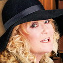 Janice Long als 