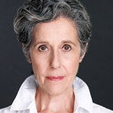 Glynis Davies als Clinic Director