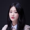 Park Min-ha als Waitress