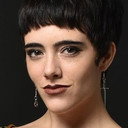 Zoë Vnak als Rachel