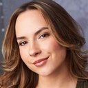 Jasmine Balais als Jasmine Camacho