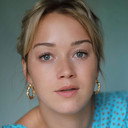 Hannah Traylen als Holly