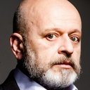 Iván Moschner als Médico ADN