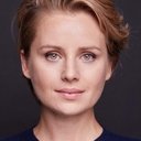 Paulina Chruściel als Max's Foster Mother