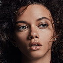 Marina Nery als Leonor de Sá Ribeiro