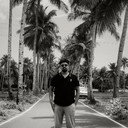 Ronald Raymond Lawrence als Sathya
