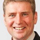 Jeremy Ball als Businessman