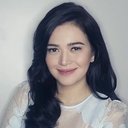 Bela Padilla als Yesha [Adult]