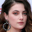 Millie Brady als Claire