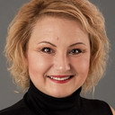 Elvira Rimbu als Angela