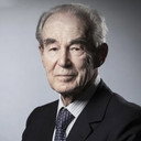 Robert Badinter als Himself