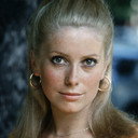 Catherine Deneuve als Narratrice