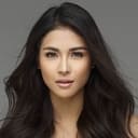 Sanya Lopez als Ellie