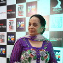Zaheen Tahira als Bua