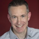 Kenney Myers als Lee Elkhart