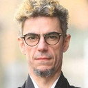 Pablo Sacco als Musical Instrument Appraiser