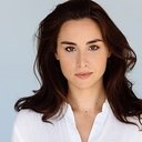 Allison Scagliotti als Iris